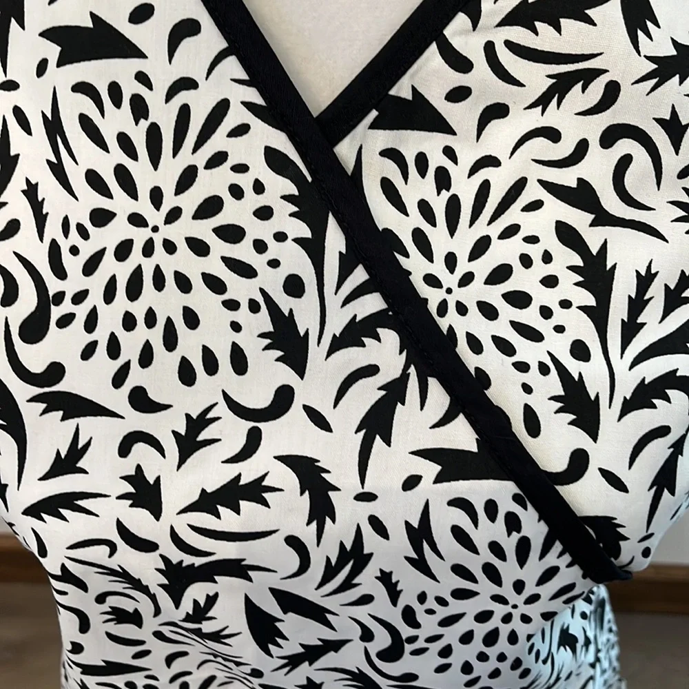 Scrub top bundle. - Picture 3 of 5